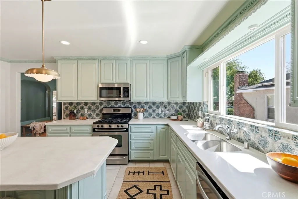 Additional image 56 of 435 Eton Drive, Burbank, CA 91504
