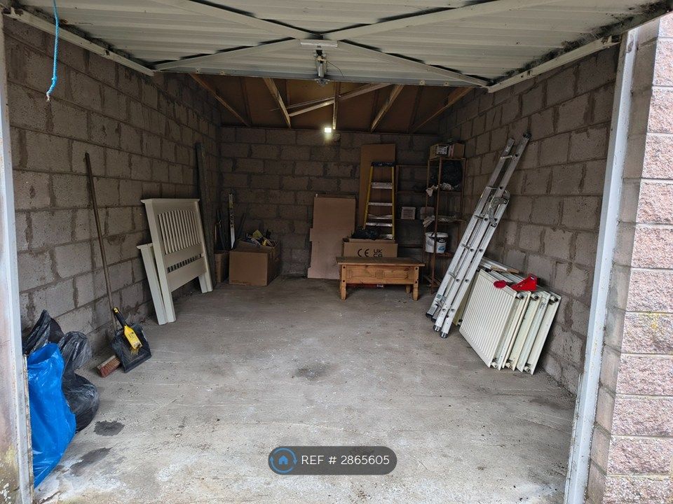 Additional image 10 of 2 bed flat to rentHillview Place, Dollar FK14
