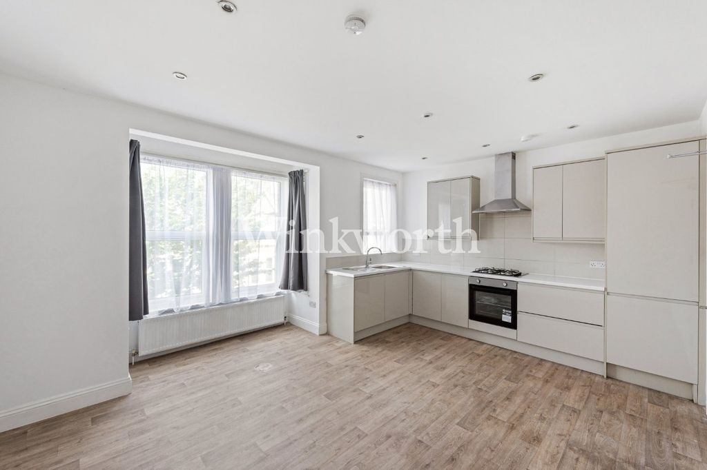 Additional image 4 of 3 bed flat to rentColeraine Road, London N8