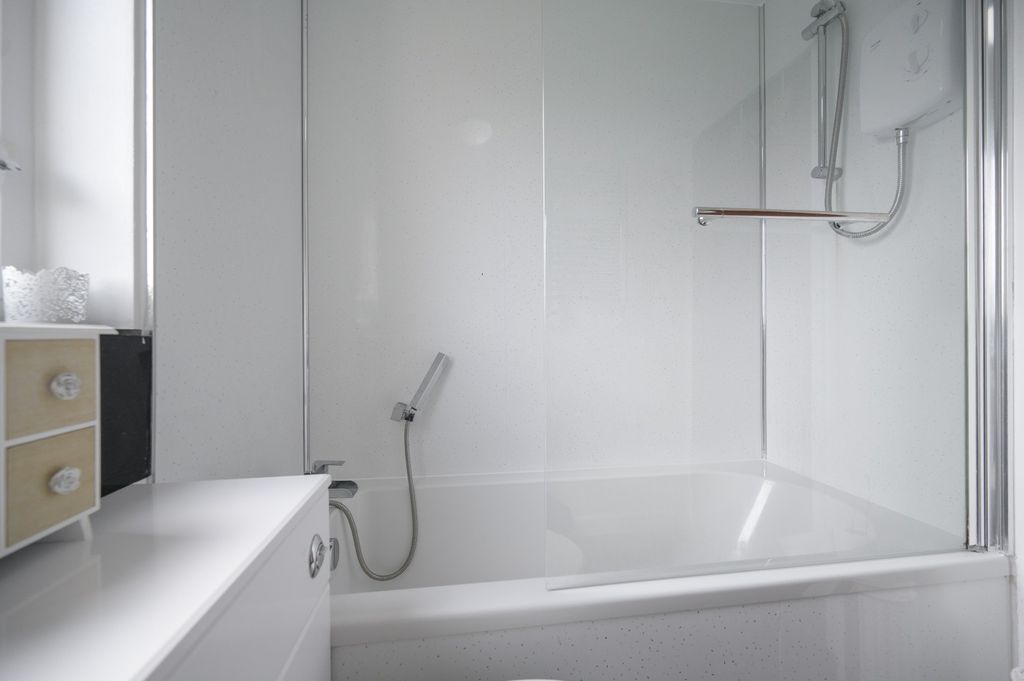 Additional image 11 of 2 bed flat to rentGracemount Avenue, Gracemount, Edinburgh EH16