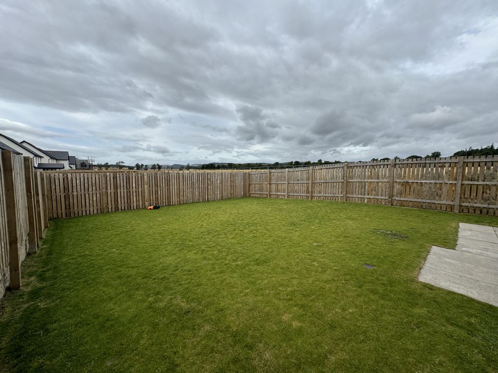 Additional image 40 of 3 bed semi-detached house to rent3 Strathgray Wynd, Dundee DD2
