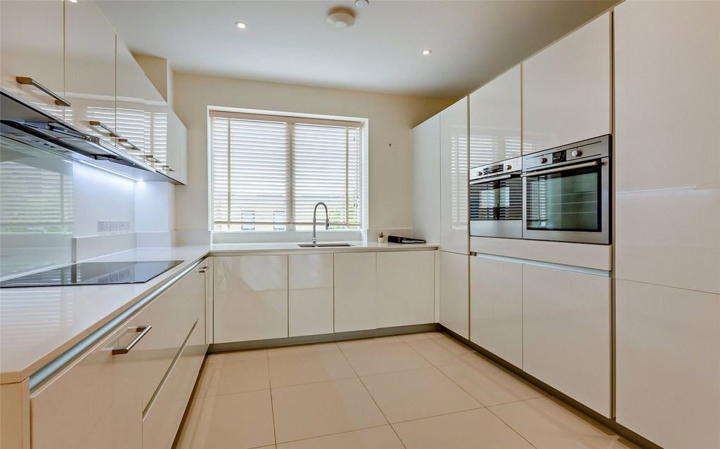 Additional image 5 of 4 bed terraced house to rentWhitelocks Drive, Trumpington, Cambridge, Cambridgeshire CB2