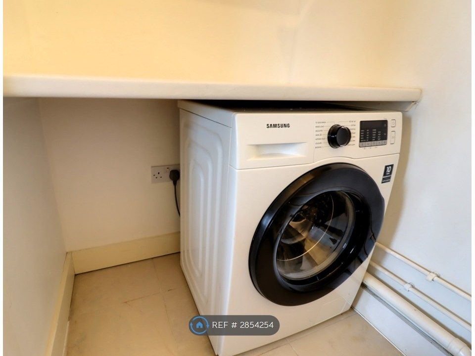 Additional image 10 of 2 bed flat to rentGreen Lane, Wilmslow SK9