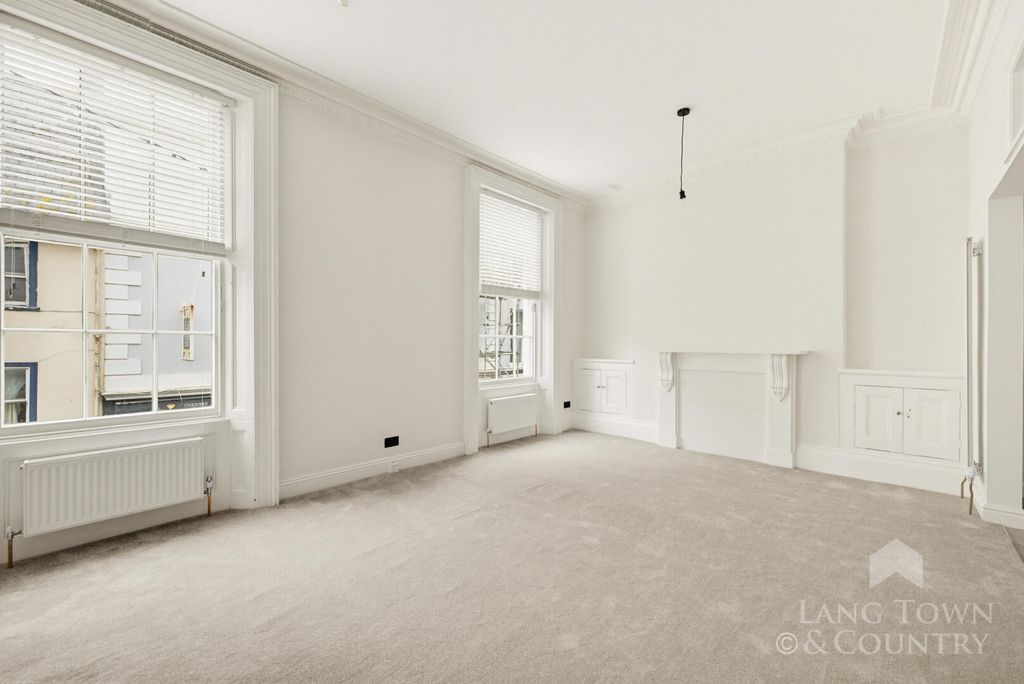 Additional image 5 of 1 bed flat to rentFlat 4, Southside Street, Plymouth PL1