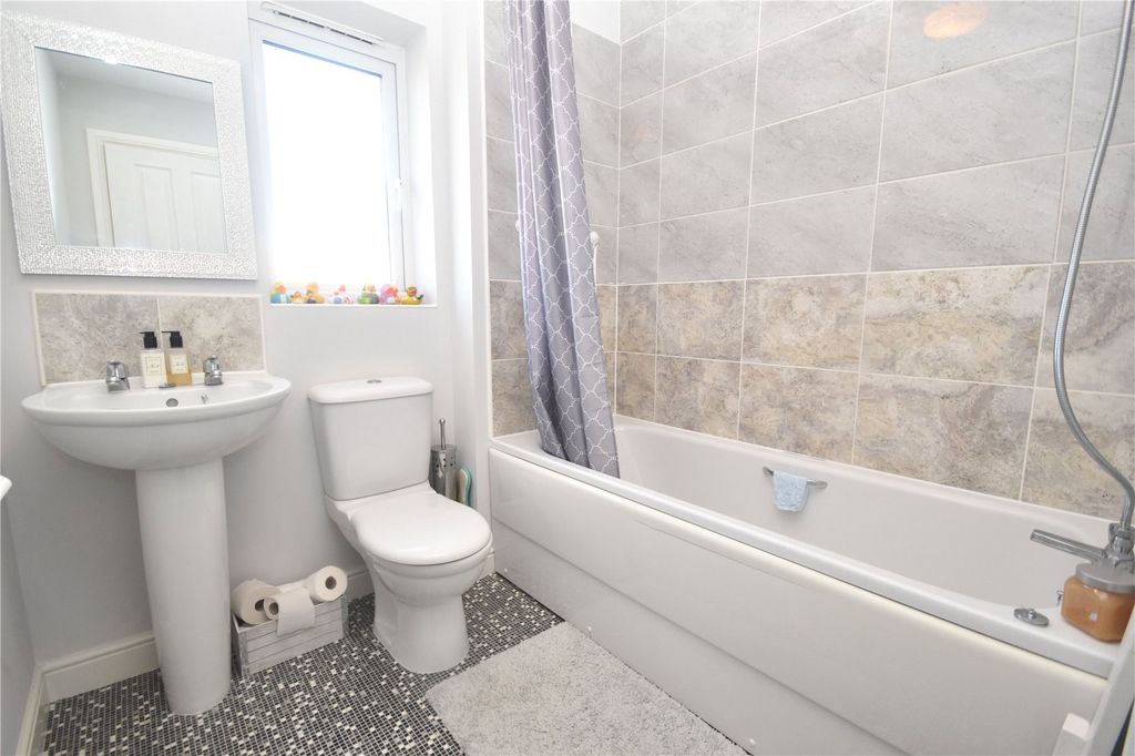 Additional image 10 of 4 bed semi-detached house to rentTundra Walk, Bridgwater, Somerset TA6