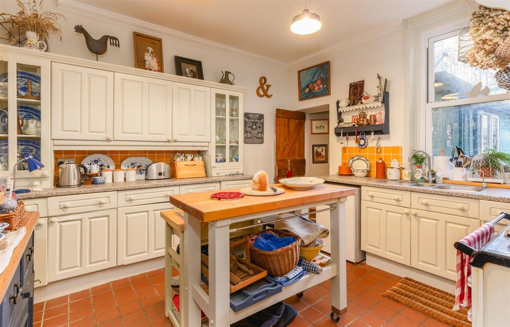 Additional image 9 of 5 bed property for saleBonchurch, Isle Of Wight PO38