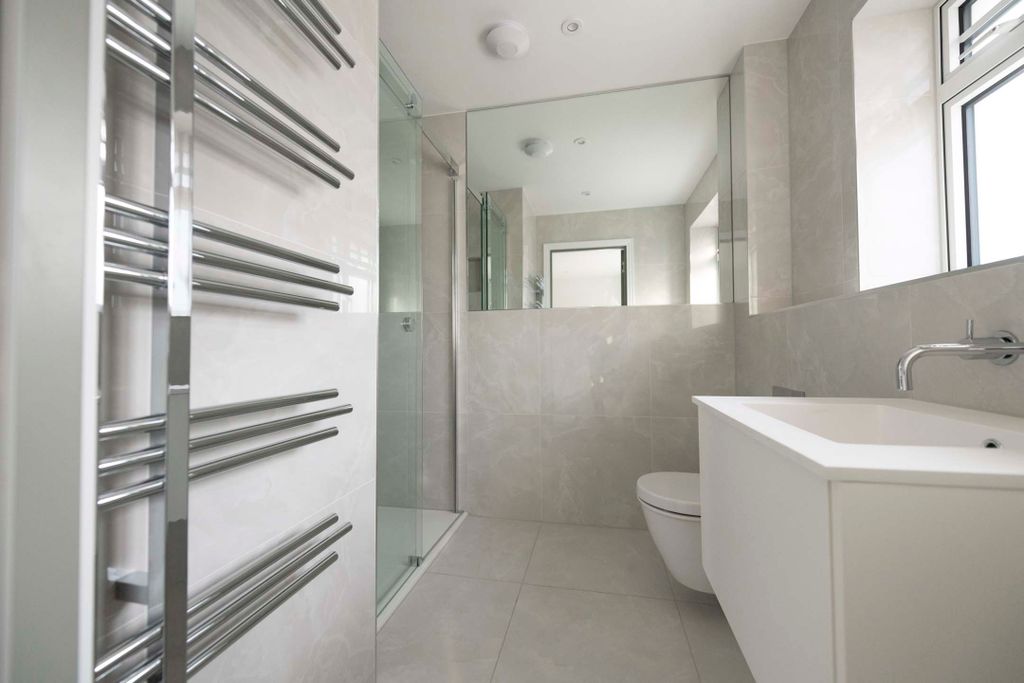 Additional image 7 of 3 bed semi-detached house to rentWinter Place, Crowborough TN6
