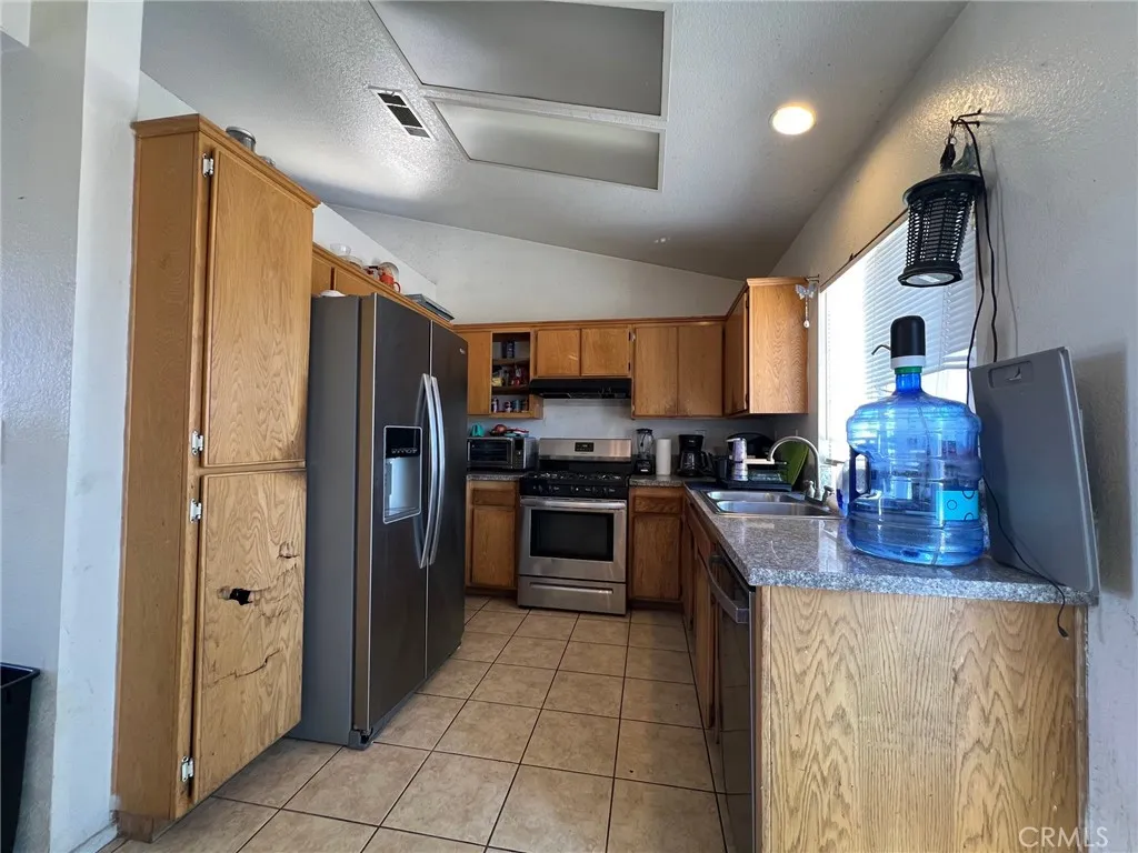 Additional image 5 of 36918 57th St E, Palmdale, CA 93552