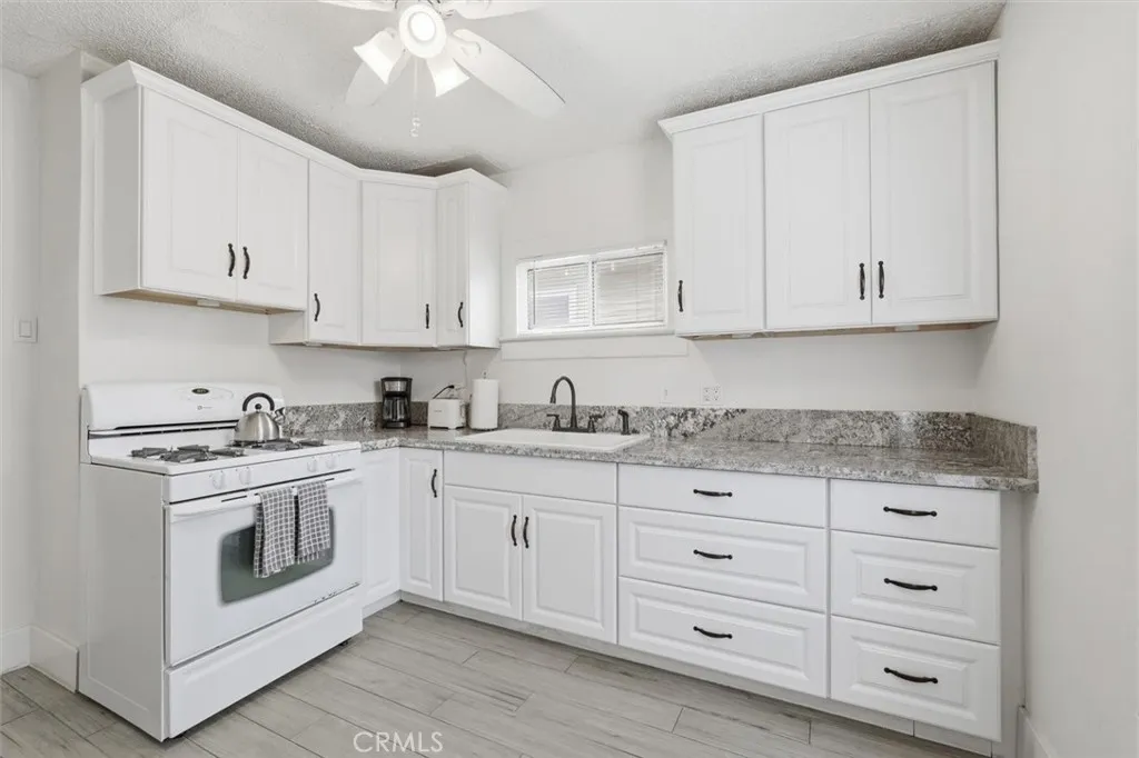 Additional image 13 of 610 Carnelian St, Redondo Beach, CA 90277