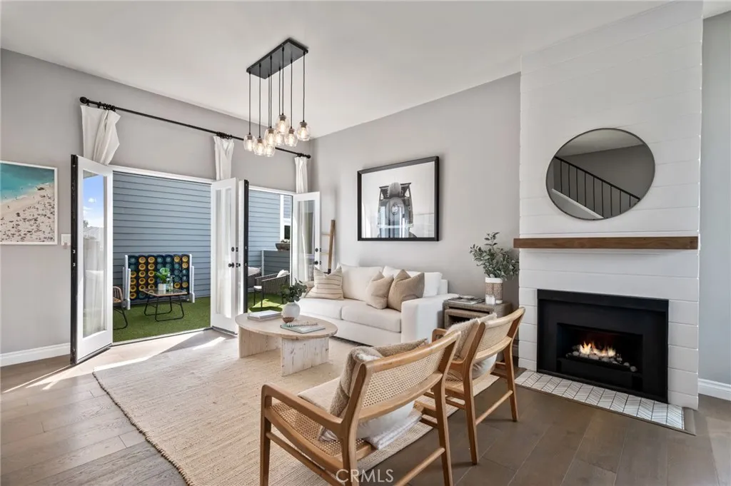 Additional image 2 of 1300 12th Street Unit E, Manhattan Beach, CA 90266