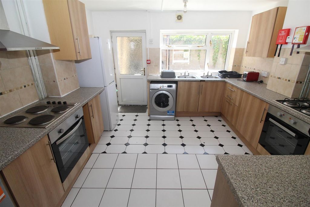 5 bed flat to rentSalisbury Road, Cathays, Cardiff CF24