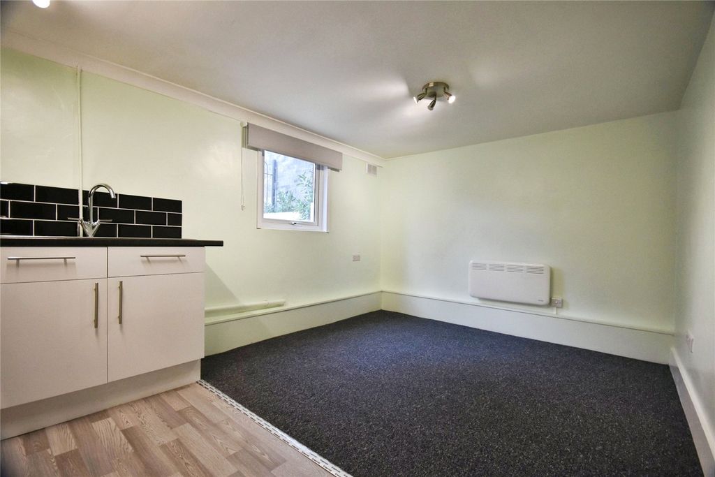 Additional image 4 of 1 bed flat to rentBedford Road, Reading RG1