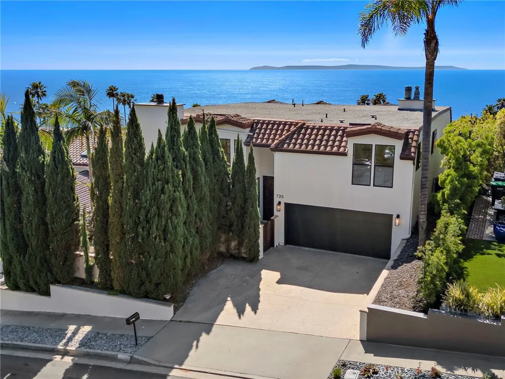 725 Balboa Avenue, Laguna Beach, CA 92651 photo 2