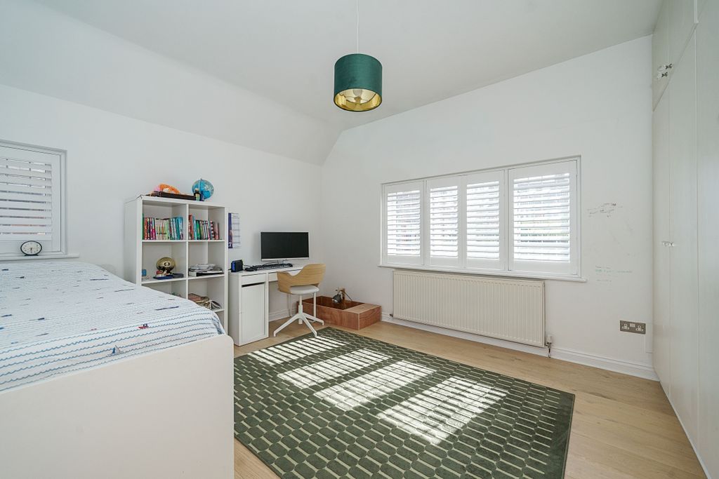 Additional image 6 of 3 bed semi-detached house to rentUpper Richmond Road West, Richmond TW10