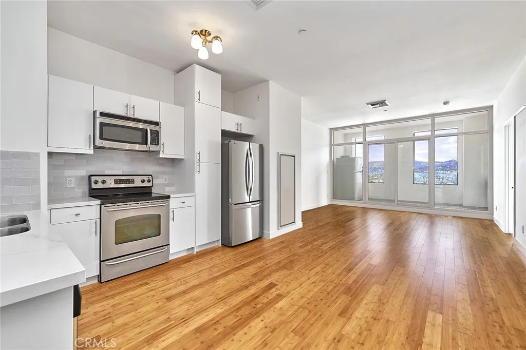 Additional image 5 of 3810 Wilshire Blvd Unit 1904, Los Angeles, CA 90010