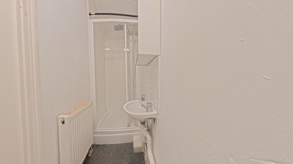 Additional image 4 of 7 bed terraced house to rentRoundhill Crescent, Brighton BN2