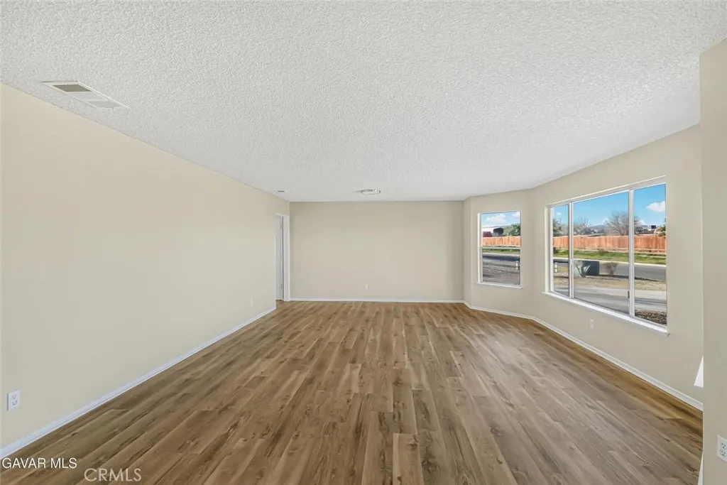 Additional image 4 of 37324 97th Street East, Littlerock, CA 93543