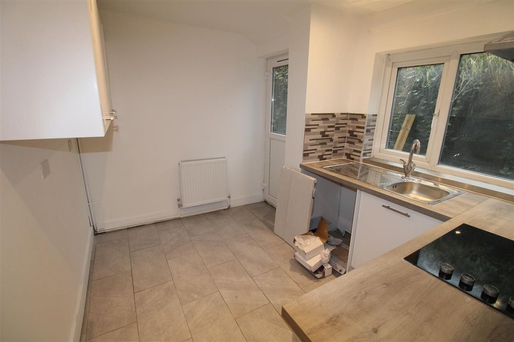 Additional image 3 of 3 bed semi-detached house to rentPenygraig Road Tonypandy, Tonypandy CF40