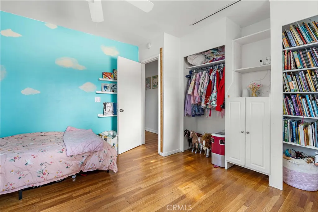 Additional image 40 of 17145 Strathern Street, Lake Balboa, CA 91406