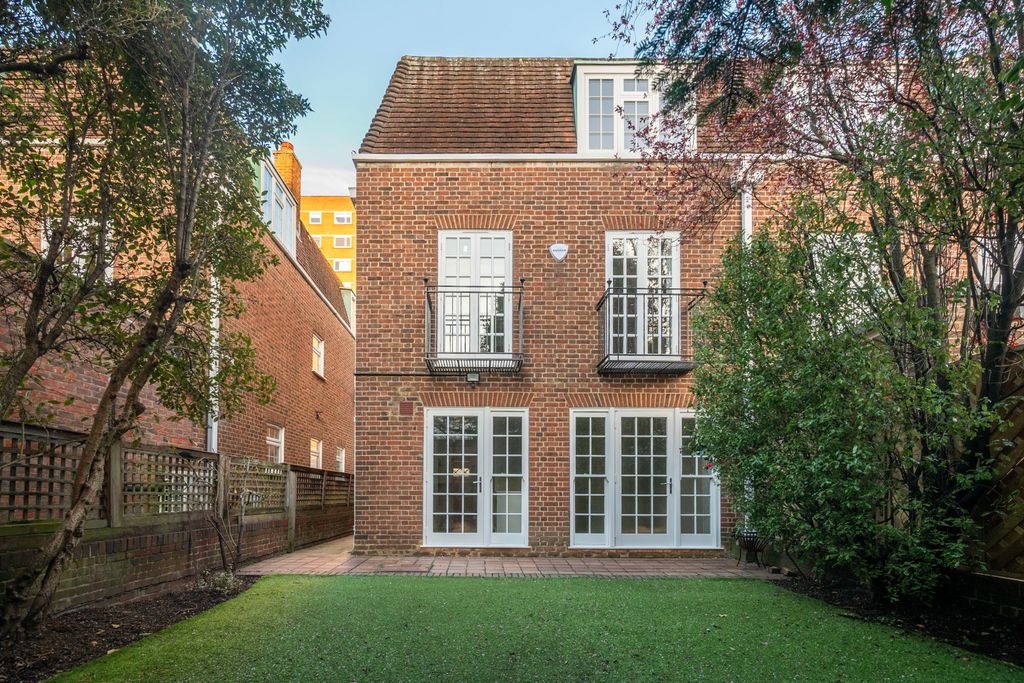 Additional image 19 of 5 bed detached house to rentThe Marlowes, St Johns Wood, London NW8