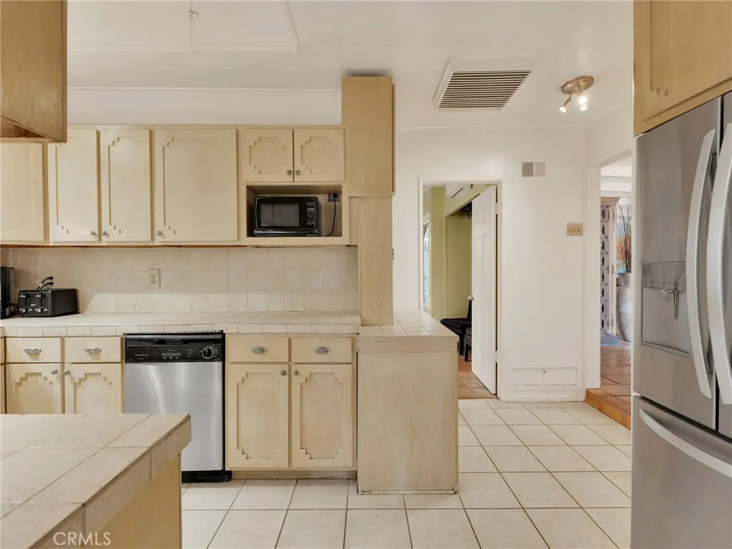 Additional image 58 of 6033 Fulcher Ave, North Hollywood, CA 91606