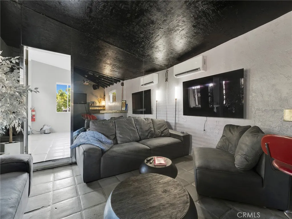 Additional image 68 of 6033 Fulcher Ave, North Hollywood, CA 91606