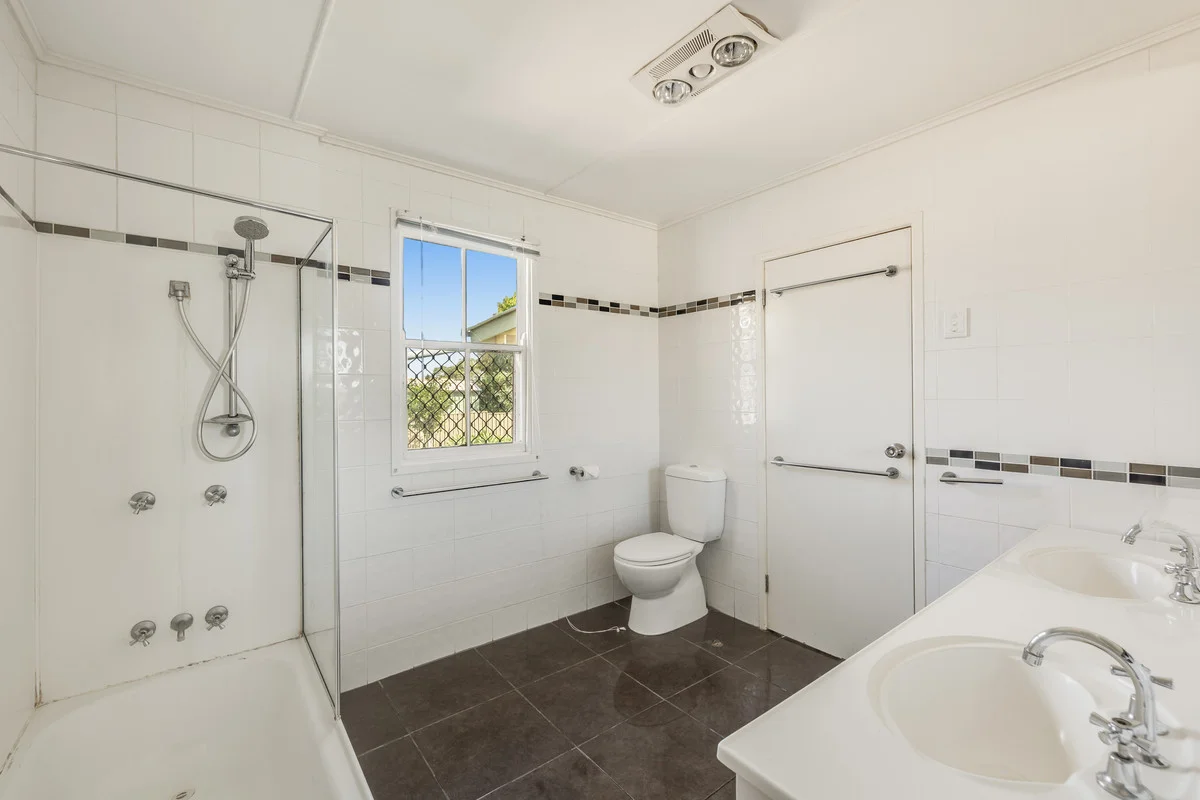 Additional image 9 of 266 Alderley Street, Centenary Heights QLD 4350