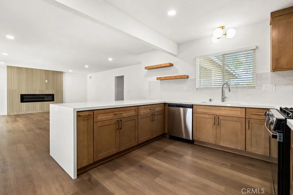 Additional image 8 of 2177 W Midwood Ln, Anaheim, CA 92804