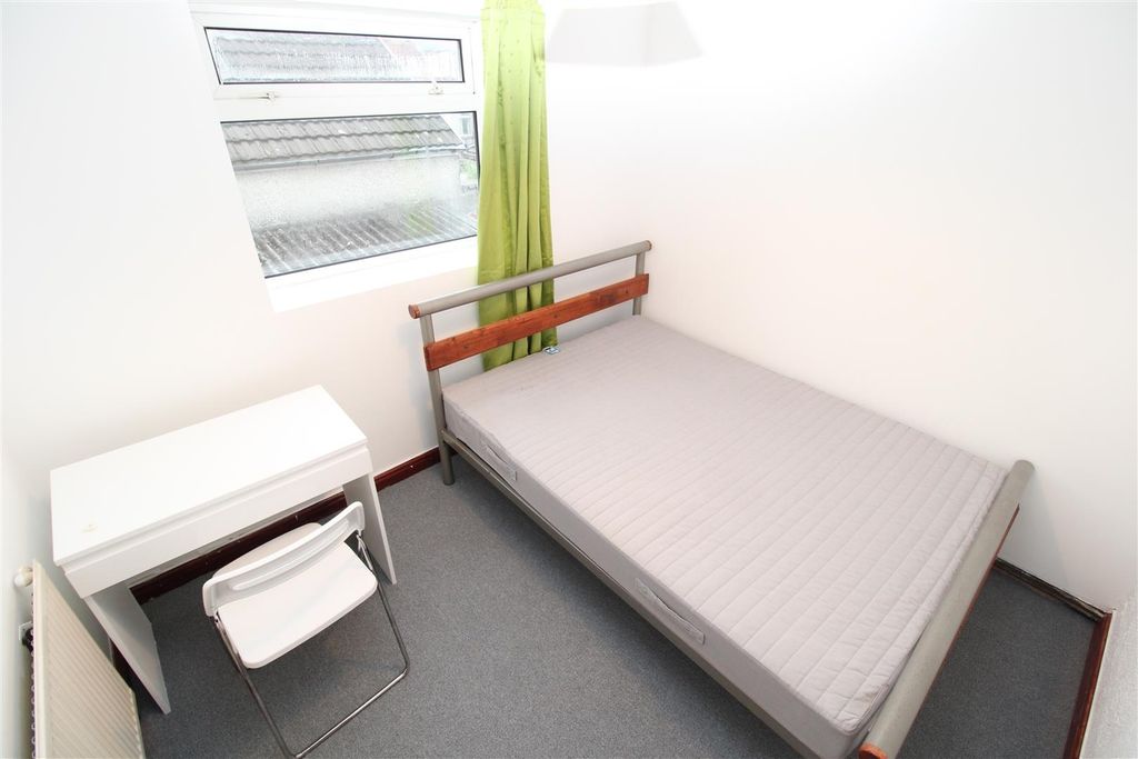 Additional image 3 of 4 bed semi-detached house to rentOxford Street Treforest, Pontypridd CF37
