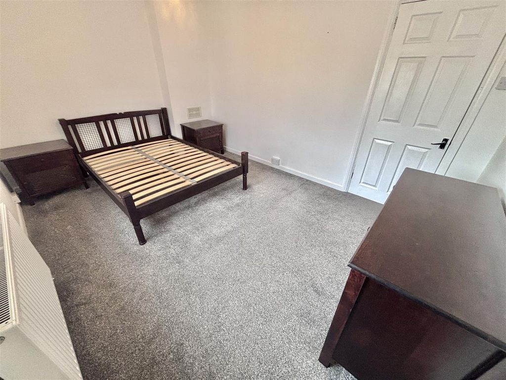 Additional image 10 of 3 bed end terrace house to rentDobell Road, St. Austell PL25