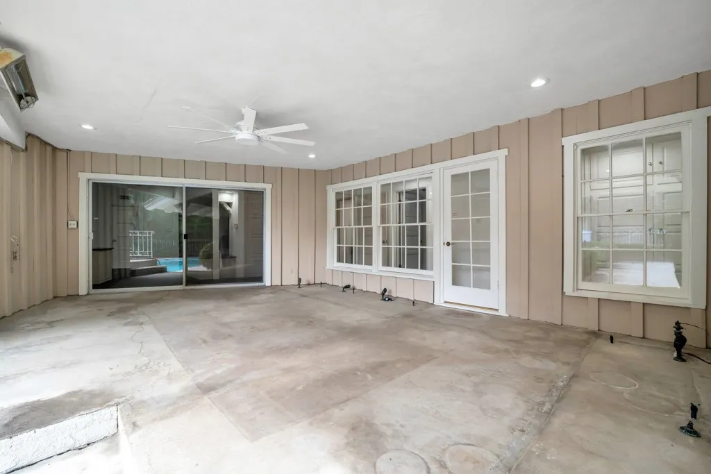 Additional image 14 of 4809 Queen Victoria Road, Woodland Hills, CA 91364