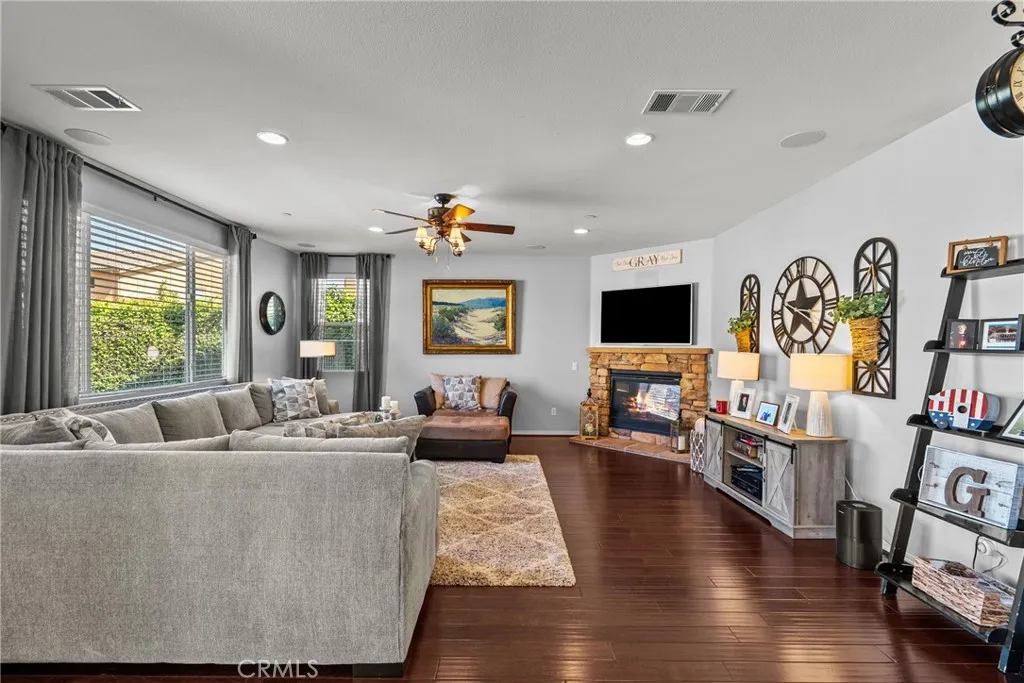 Additional image 84 of 24557 Rosette Ln, Valencia, CA 91354