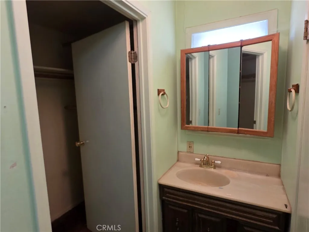Additional image 16 of 7446 Dempsey Ave, Lake Balboa, CA 91406