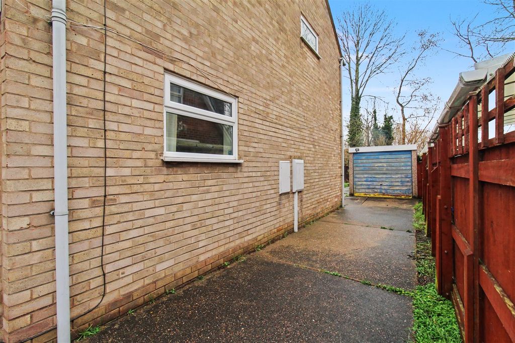 Additional image 13 of 3 bed semi-detached house to rentChesham Drive, Bramcote, Nottingham NG9