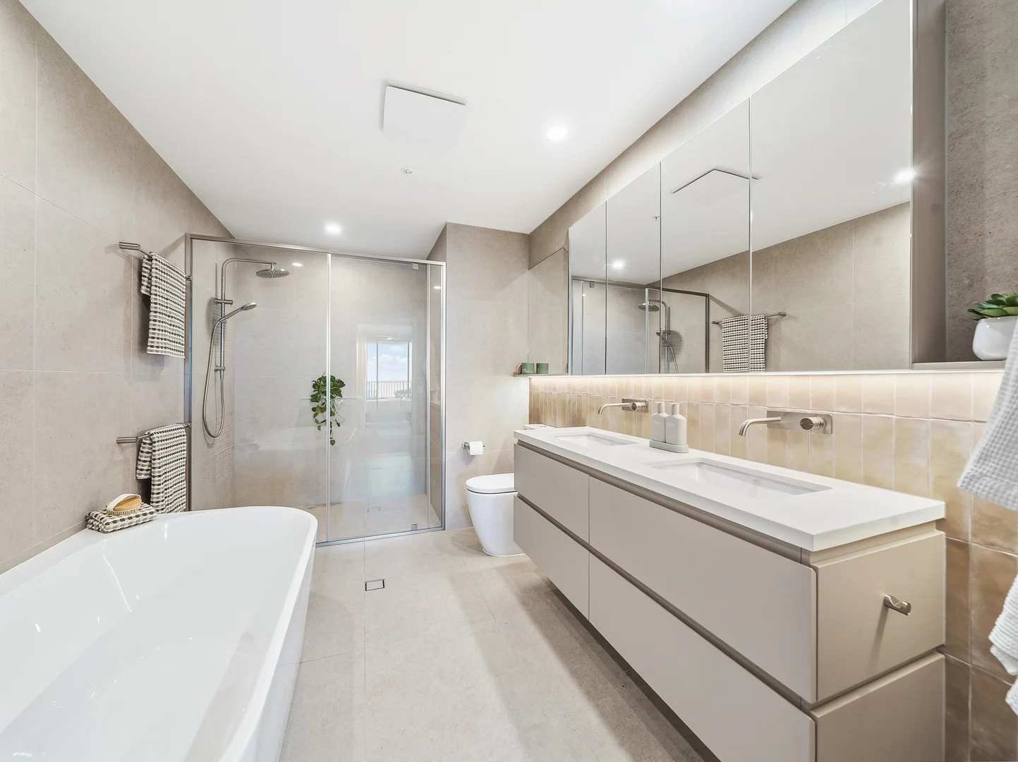 Additional image 14 of 303/16 Woodcliffe Crescent, Woody Point QLD 4019