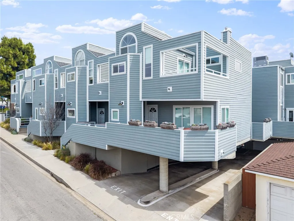 Additional image 38 of 1300 12th Street Unit E, Manhattan Beach, CA 90266