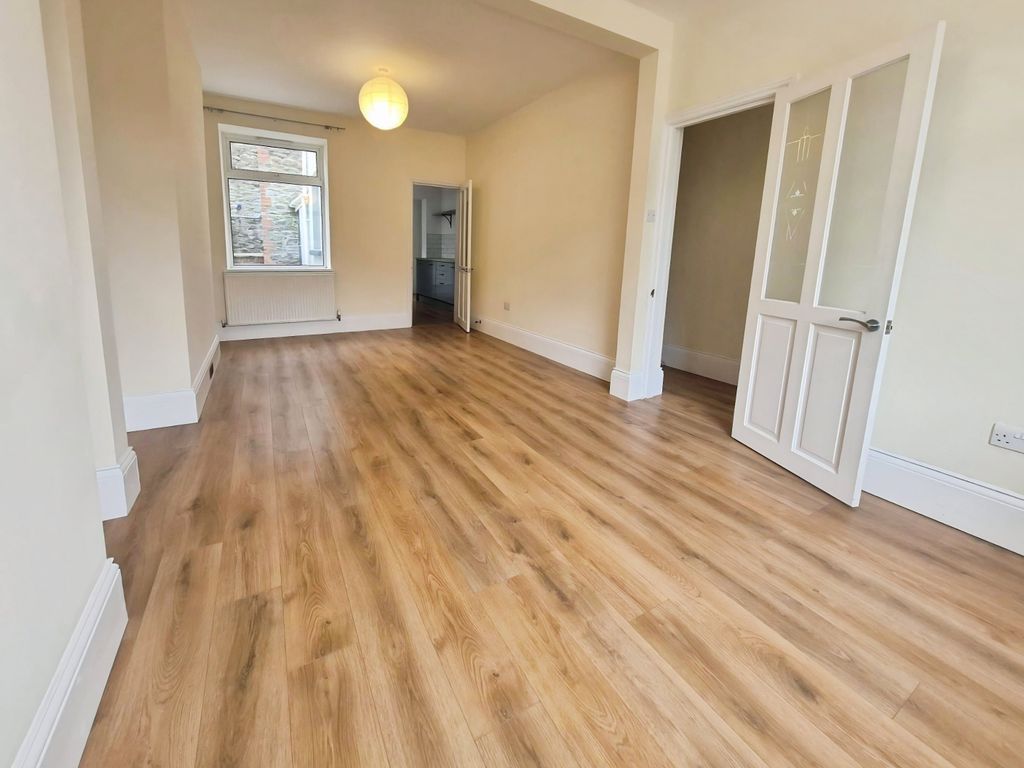 Additional image 2 of 3 bed detached house to rentLawn Terrace, Crumlin, Newport NP11