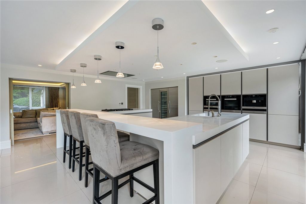 Additional image 8 of 5 bed detached house to rentBrooks Drive, Hale Barns, Altrincham WA15