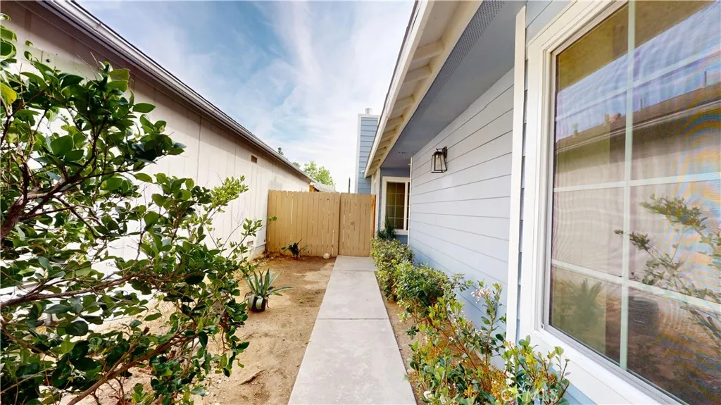 Additional image 46 of 13960 Almetz St, Sylmar, CA 91342