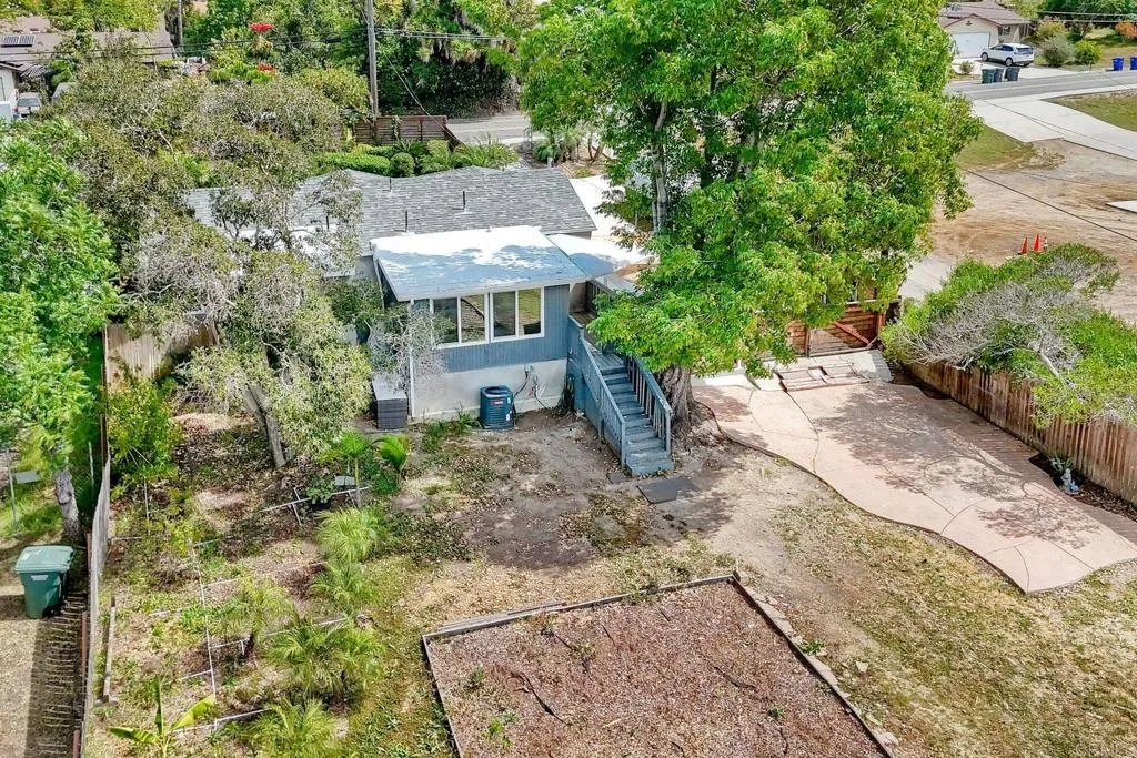 513 Smilax Rd, Vista, CA 92081