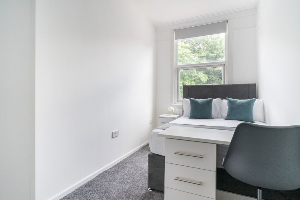 Additional image 12 of 6 bed flat to rentWilmslow Road, Fallowfield, Manchester M14