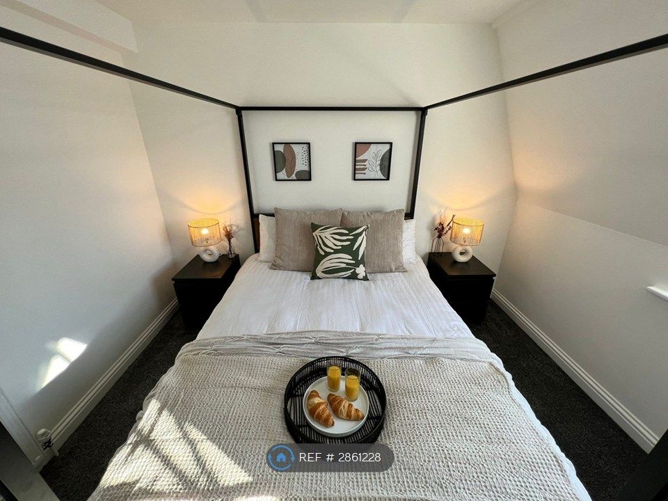 Additional image 4 of 2 bed flat to rentSt. Thomas Street, Weymouth DT4
