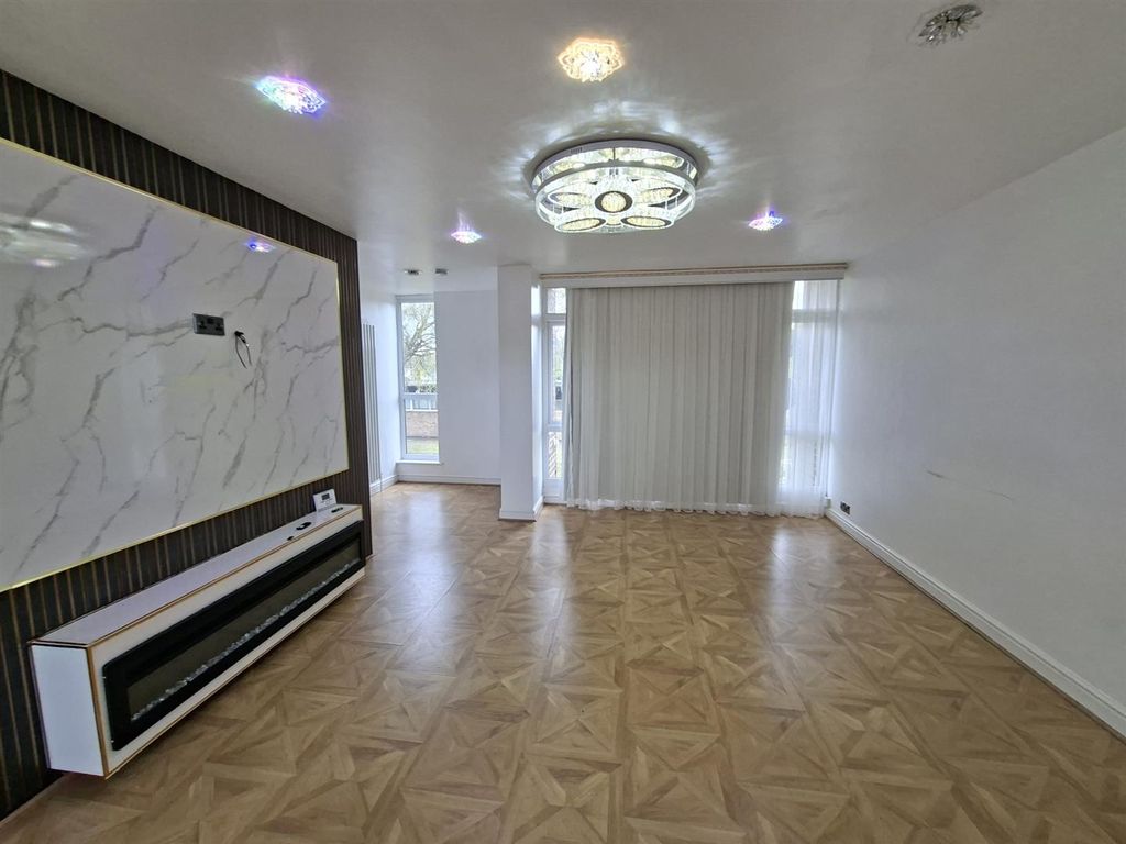 Additional image 5 of 5 bed terraced house to rentBramall Court, Peterborough PE3
