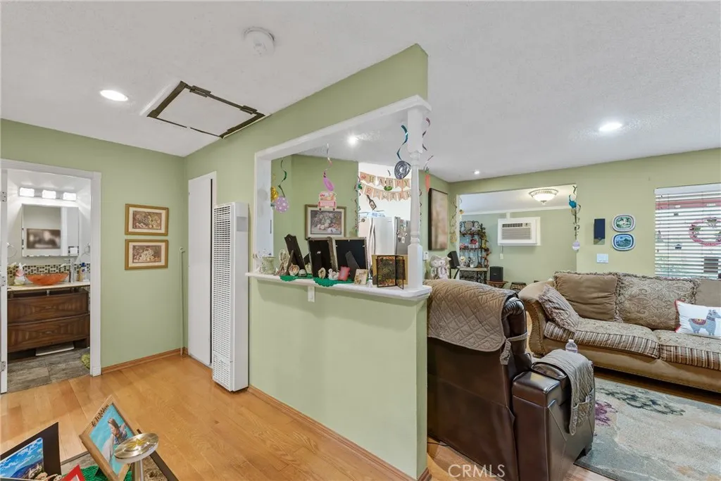 Additional image 8 of 3812 Middlebury St, Los Angeles, CA 90004