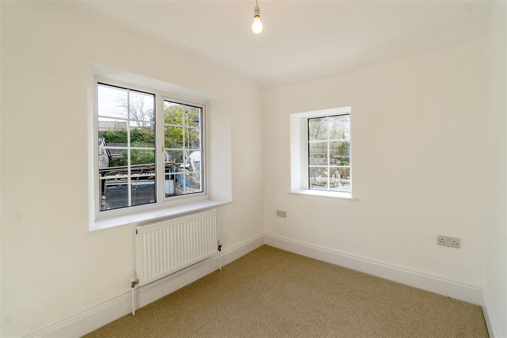 Additional image 9 of 4 bed property to rentMarine Road, Oreston, Plymouth PL9