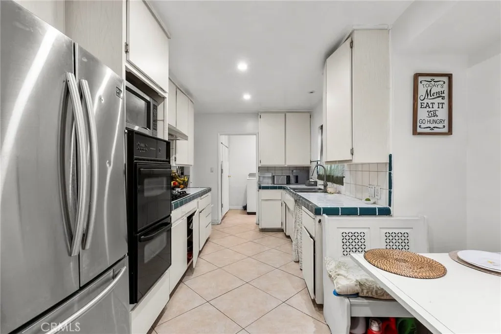 Additional image 14 of 9253 Hayvenhurst Avenue, North Hills, CA 91343