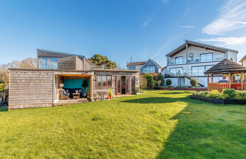 5 bed detached house for saleBattery Road, Cowes PO31