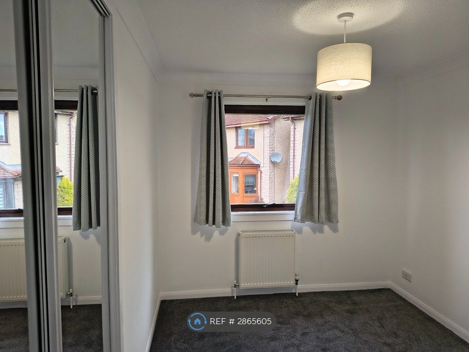 Additional image 2 of 2 bed flat to rentHillview Place, Dollar FK14