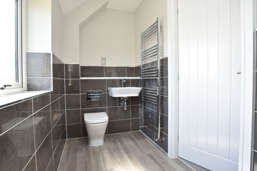 Additional image 9 of 4 bed detached house to rentLangsett Grove, Harrogate HG3