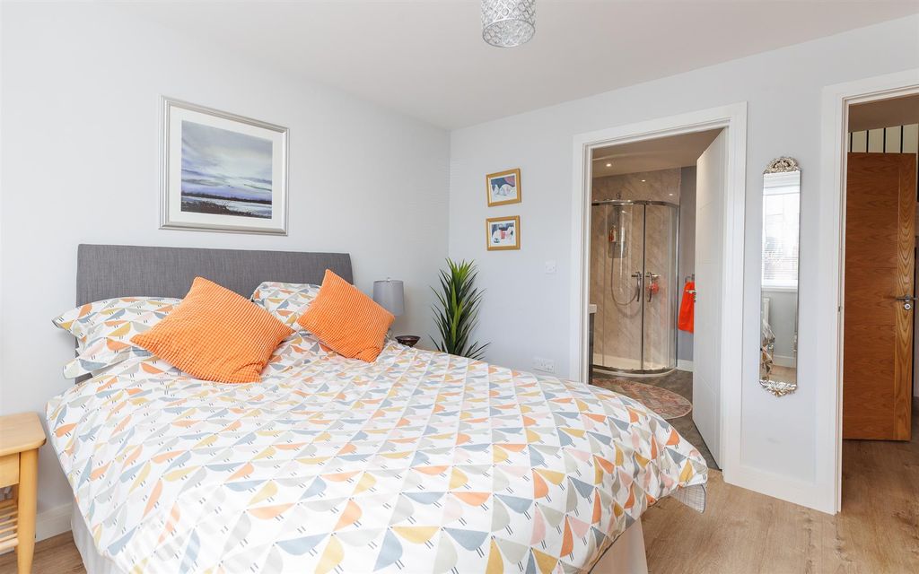 Additional image 15 of 5 bed detached house for saleBattery Road, Cowes PO31